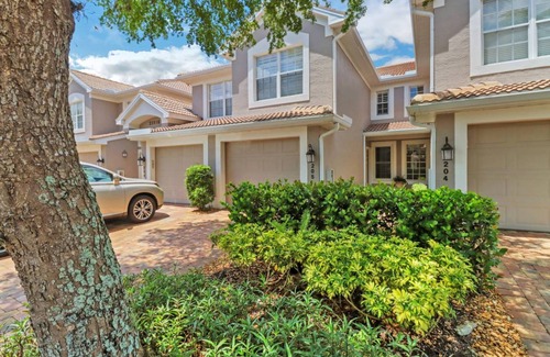 Bonita Springs Condo | 117 m² Condo ∙ 2 bedrooms ∙ 4 guests