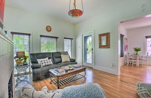 Central Sarasota Cottage | 121 m² Cabin ∙ 2 bedrooms ∙ 4 guests