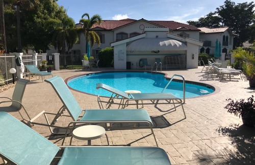 Iona House | 122 m² House ∙ 2 bedrooms ∙ 4 guests
