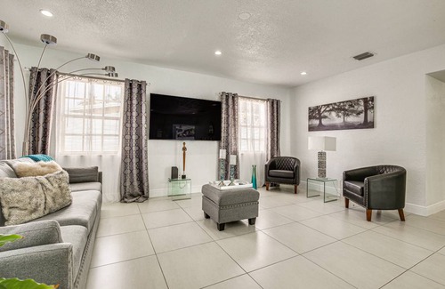 Lauderdale Lakes House | 125 m² House ∙ 3 bedrooms ∙ 6 guests