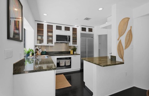 Southwest Coconut Grove House | 131 m² House ∙ 3 bedrooms ∙ 8 guests