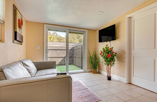 Bearss Plaza House | 139 m² House ∙ 2 bedrooms ∙ 6 guests