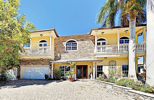 Tampa Shores House | 142 m² House ∙ 4 bedrooms ∙ 8 guests