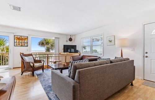 New Smyrna Beach House | 143 m² House ∙ 4 bedrooms ∙ 6 guests