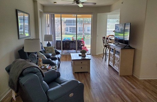 Trafalgar Condo | 143 m² Condo ∙ 2 bedrooms ∙ 4 guests