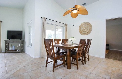 Stoneybrook House | 144 m² House ∙ 3 bedrooms ∙ 6 guests