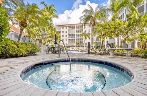 Vanderbilt Beach Condo | 151 m² Condo ∙ 3 bedrooms ∙ 6 guests