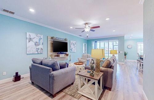 Cypress Lake Condo | 159 m² Condo ∙ 2 bedrooms ∙ 4 guests