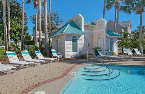 Crystal Shores House | 166 m² House ∙ 3 bedrooms ∙ 10 guests