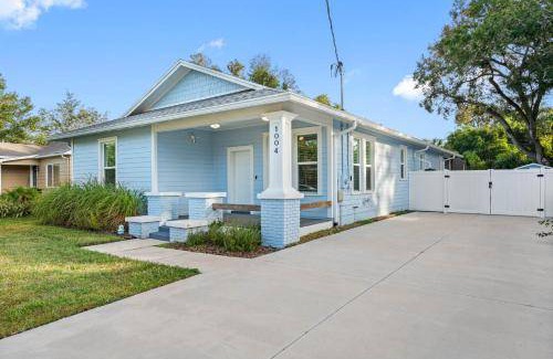 Riverside Heights House | 167 m² House ∙ 3 bedrooms ∙ 8 guests