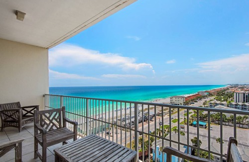 Fort Walton Beach - Destin Condo | 169 m² Condo ∙ 4 bedrooms ∙ 14 guests