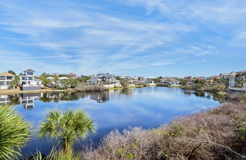 Crystal Beach House | 192 m² House ∙ 3 bedrooms ∙ 10 guests