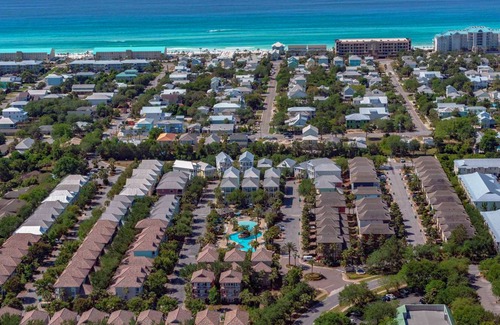 Villages of Crystal Beach House | 194 m² House ∙ 4 bedrooms ∙ 12 guests