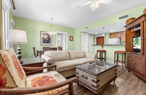 Baytowne Wharf Condo | 1BR Baytowne Condo with Lush Resort View! Tram, Walk to Wharf, Pool & Hot Tub