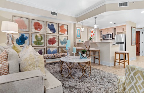 Baytowne Wharf Condo | 1BR Condo at Baytowne Wharf! GOLF CART to Beach, Tropical Pool, Hot Tub, Tram