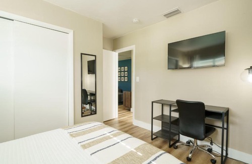 Pompano Beach Apartment | 2 Bedroom Apartment - Perfect for Long Term Stays