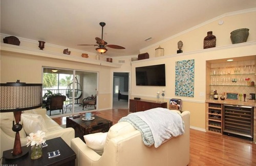 Naples Condo | 2 Bedroom Condo 96611 by Houzlet