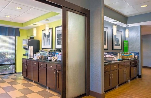New Castle Hotel | 2-Star Hotel ∙ Hampton Inn Birmingham-Trussville