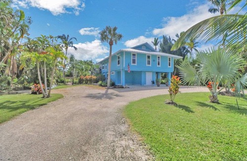 Truckland House | 200 m² House ∙ 4 bedrooms ∙ 8 guests