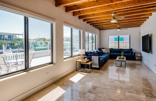 Sunrise Point House | 207 m² House ∙ 3 bedrooms ∙ 8 guests