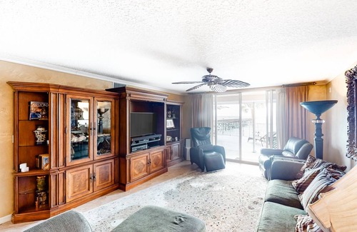 Redington Beach Condo | 211 m² Condo ∙ 3 bedrooms ∙ 6 guests
