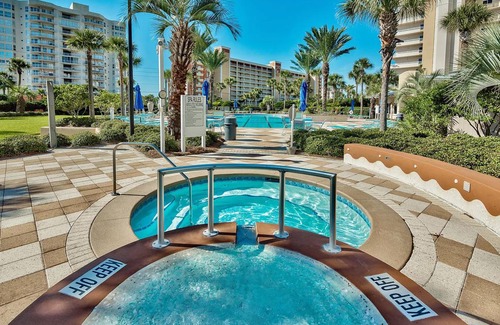 Holiday Isle Condo | 214 m² Condo ∙ 3 bedrooms ∙ 8 guests
