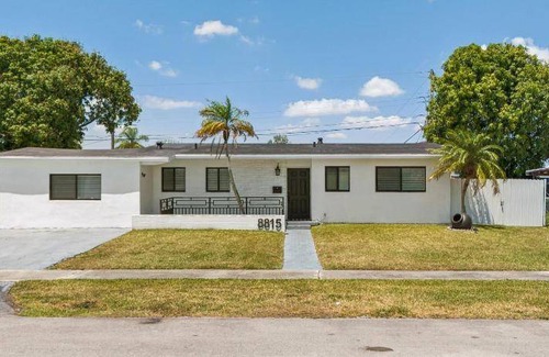Westchester House | 217 m² House ∙ 4 bedrooms ∙ 12 guests