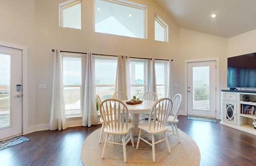 Surf Side Shores House | 218 m² House ∙ 6 bedrooms ∙ 12 guests