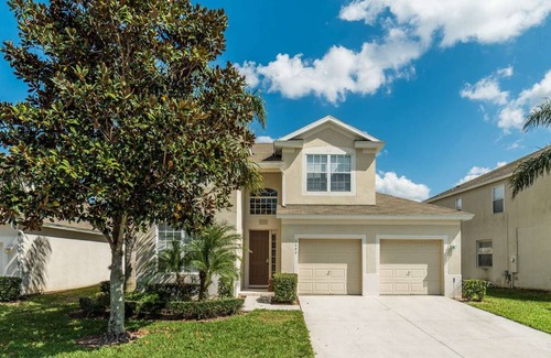 Windsor Hills House | 221 m² House ∙ 5 bedrooms ∙ 10 guests