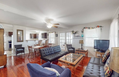 Eastpoint House | 223 m² House ∙ 3 bedrooms ∙ 6 guests