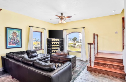 Bethune Beach House | 232 m² House ∙ 3 bedrooms ∙ 8 guests