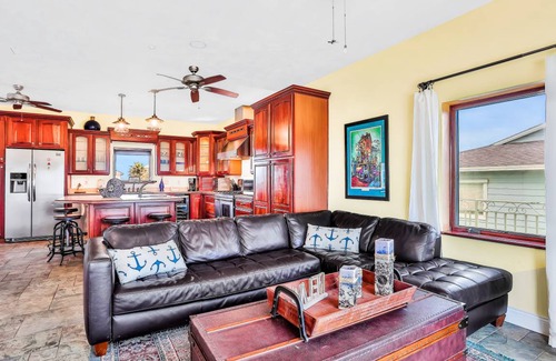 Bethune Beach House | 232 m² House ∙ 3 bedrooms ∙ 8 guests