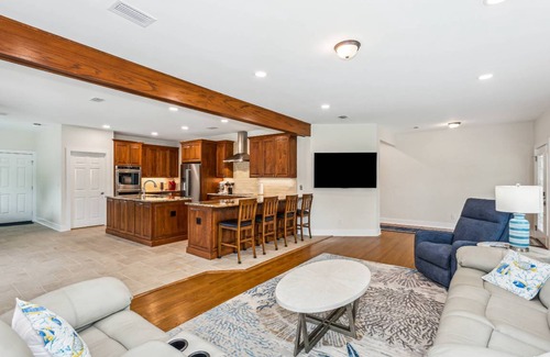 East Hill House | 234 m² House ∙ 3 bedrooms ∙ 10 guests