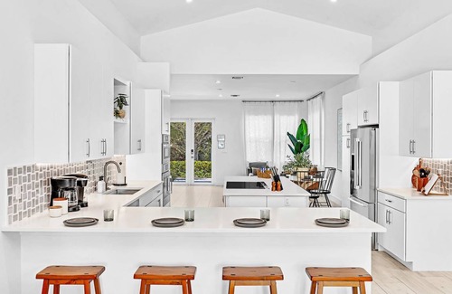 Poinsettia Heights House | 235 m² House ∙ 4 bedrooms ∙ 10 guests