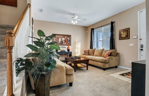 Trafalgar Village House | 244 m² House ∙ 5 bedrooms ∙ 12 guests