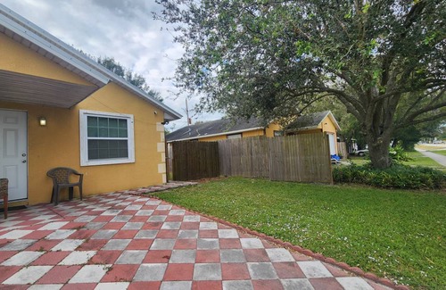 Florida Ridge Apartment | 250 m² Apartment ∙ 1 bedroom ∙ 2 guests