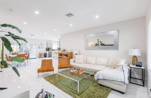 Victoria Park House | 253 m² House ∙ 4 bedrooms ∙ 8 guests