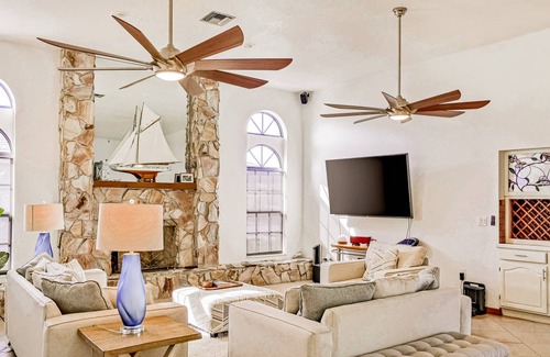 Edgewater House | 257 m² House ∙ 4 bedrooms ∙ 8 guests