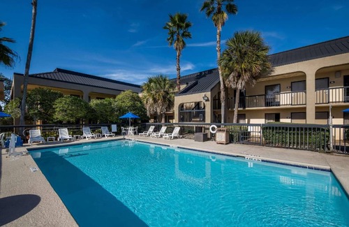 Doctors Inlet Hotel | 26 m² Hotel ∙ 6 guests