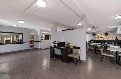Doctors Inlet Hotel | 26 m² Hotel ∙ 6 guests