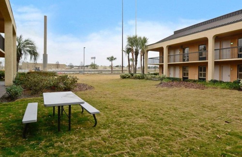 Doctors Inlet Hotel | 26 m² Hotel ∙ 6 guests