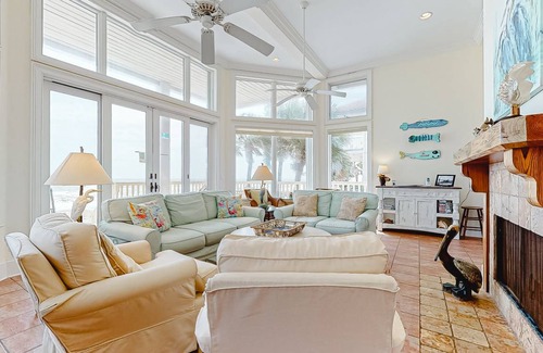 East End House | 263 m² House ∙ 4 bedrooms ∙ 10 guests
