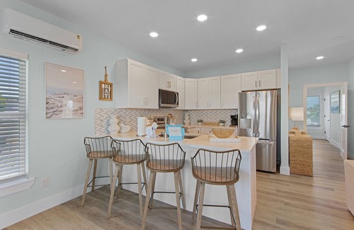 Fort Myers Beach House | 2633 Coconut Dreams B: 4BR w/Pool & Steps to Beach