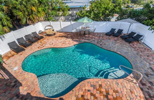 Fort Myers Beach House | 2633 Estero Blvd Duplex by Coastal Vacation Properties