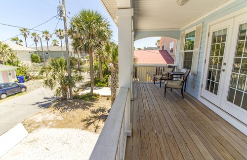 Butler Beach House | 290 m² House ∙ 6 bedrooms ∙ 12 guests