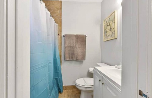 Highland Garden House | 3/2 home w/king bed, work space, WiFi, laundry