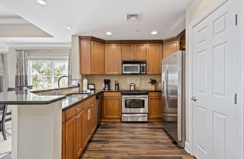Reunion Apartment | 3 Bedroom Condo in Reunion Resort with Great Views and modern interior