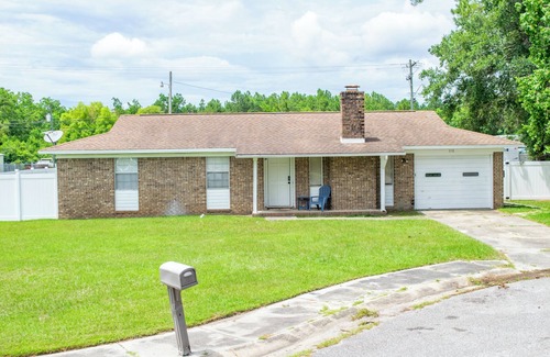 Myrtle Grove House | 3-bedroom house 15 min from Perdido Beach!
