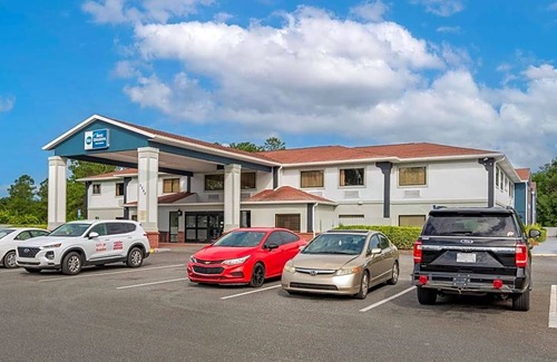 Crawfordville Hotel | 3-Star Hotel ∙ Best Western Wakulla Inn & Suites