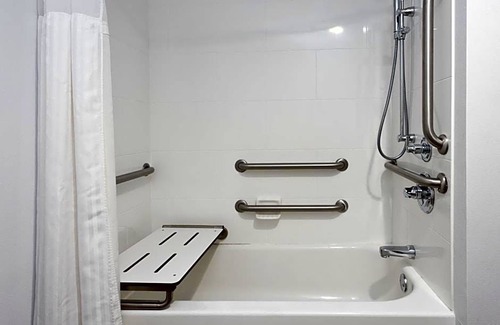 Crestline Heights Hotel | 3-Star Hotel ∙ Hilton Garden Inn Birmingham SE/Liberty Park
